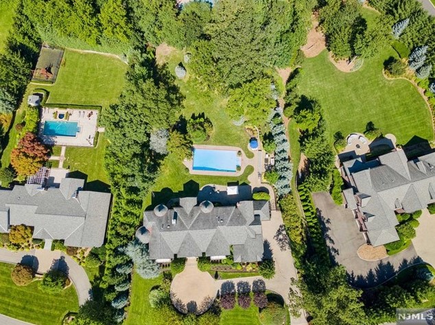 49 Buckingham Rd, Tenafly NJ 07670-3101 exterior