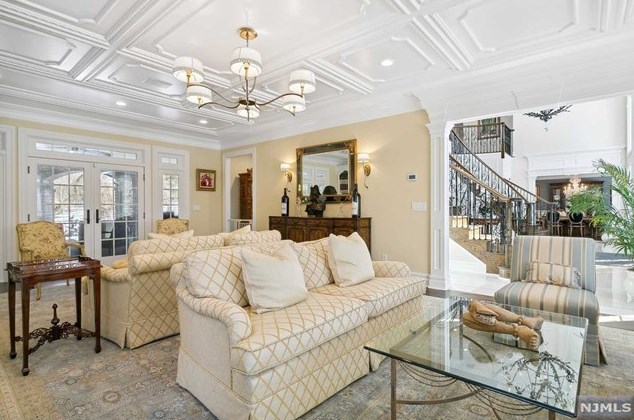 49 Buckingham Rd, Tenafly NJ 07670-3101 exterior