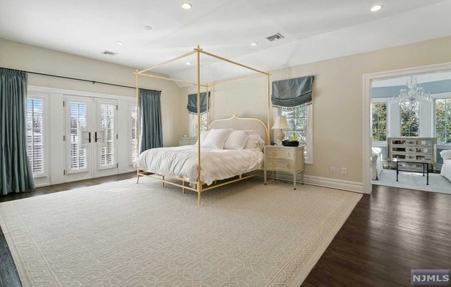 49 Buckingham Rd, Tenafly NJ 07670-3101 exterior