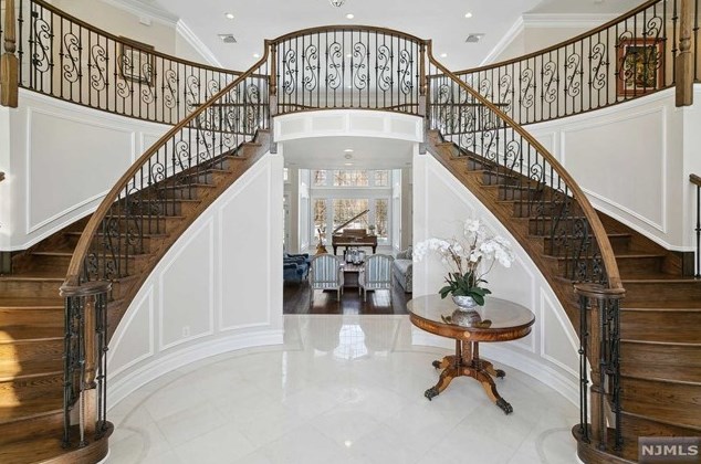 49 Buckingham Rd, Tenafly NJ 07670-3101 exterior