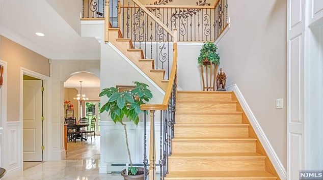 59 Chapel Rd, Mahwah NJ 07430-2842 exterior