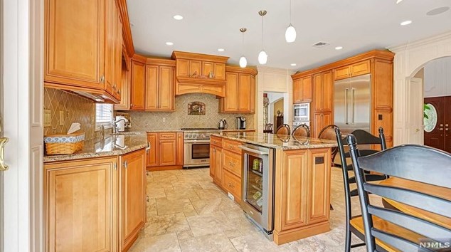 59 Chapel Rd, Mahwah NJ 07430-2842 exterior