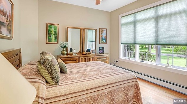 59 Chapel Rd, Mahwah NJ 07430-2842 exterior