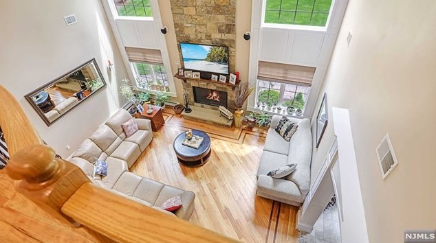 59 Chapel Rd, Mahwah NJ 07430-2842 exterior