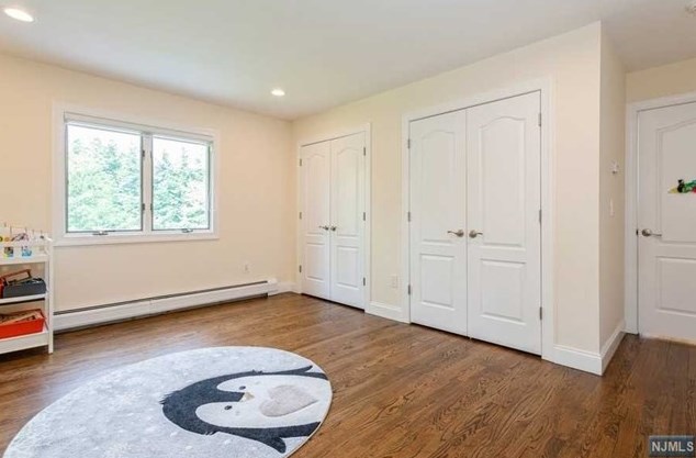 18 Cedar Ct, Closter NJ 07624-1012 exterior