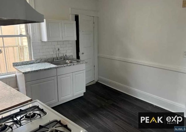 237 Dayton Ave #3, Clifton, NJ 07011