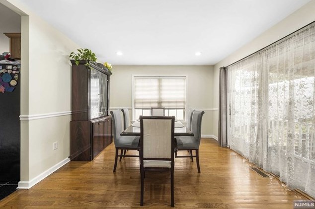 85 Franklin Ave, Town Center NJ 07052-6047 exterior