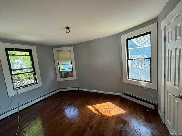 11 6th St #2, Ridgefield Park, NJ 07660