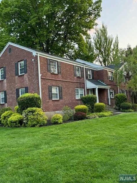 190 Knickerbocker Rd #18, Englewood, NJ 07631