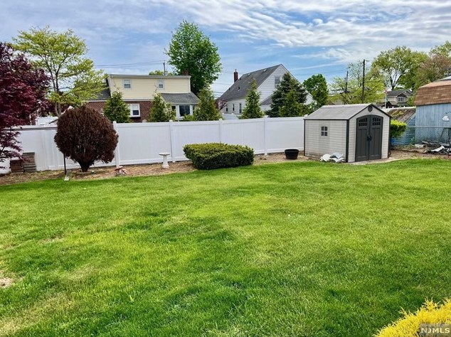 578 Pine Ave, Saddle Brook, NJ 07663-4916