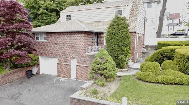 1619 Ann St, West Fort Lee NJ 07024-2608 exterior