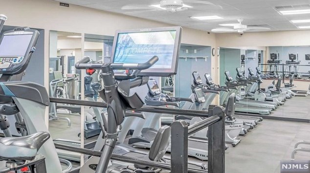 200 Old Palisade Rd, West Fort Lee NJ  07024-7056 exterior