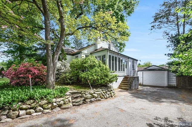 199 4th Ave, Westwood, NJ 07675