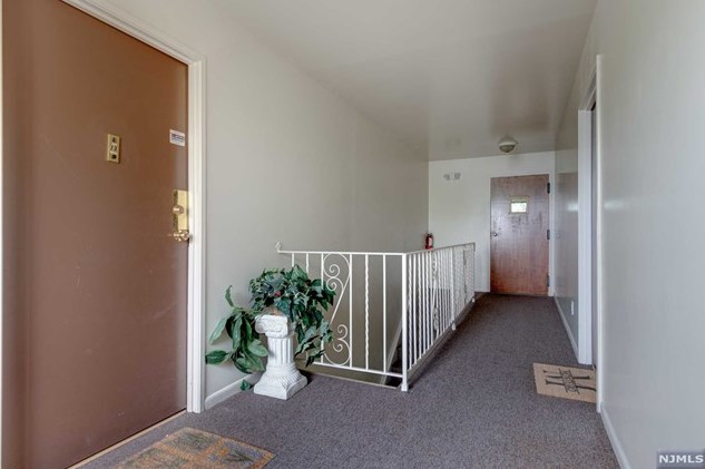 192 Burnett Ave, Maplewood, NJ 07040-3233