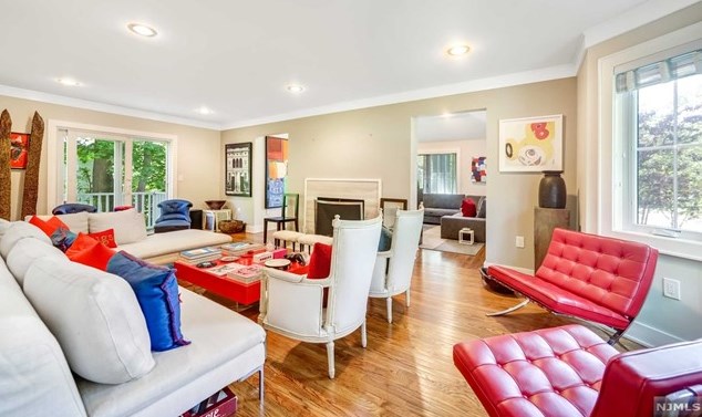 124 Windsor Rd, Tenafly, NJ 07670-2616