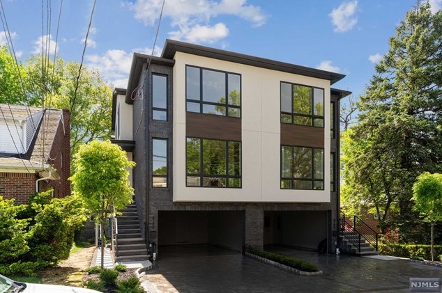 820 Kingsland Ln #b, West Fort Lee, NJ 07024