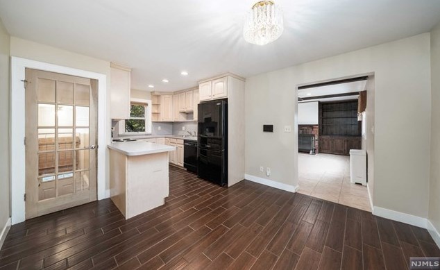 652 Tilden Ave, Teaneck NJ 07666-1847 exterior