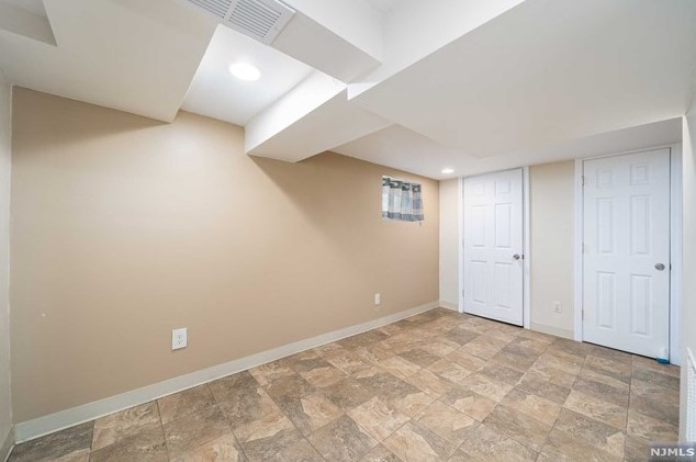 652 Tilden Ave, Teaneck NJ 07666-1847 exterior