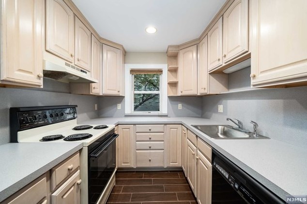 652 Tilden Ave, Teaneck NJ 07666-1847 exterior