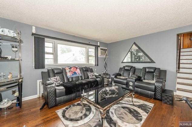 156 Lee St, Elmwood Park NJ  07407-2211 exterior