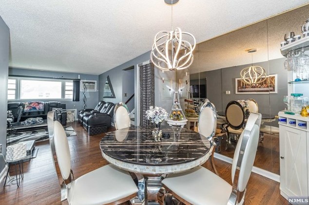 156 Lee St, Elmwood Park NJ  07407-2211 exterior