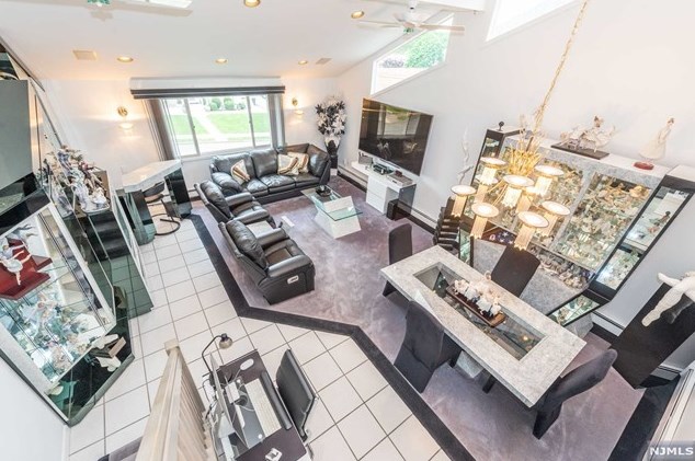 156 Lee St, Elmwood Park NJ  07407-2211 exterior