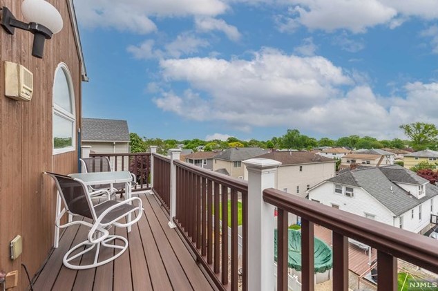 156 Lee St, Elmwood Park NJ  07407-2211 exterior