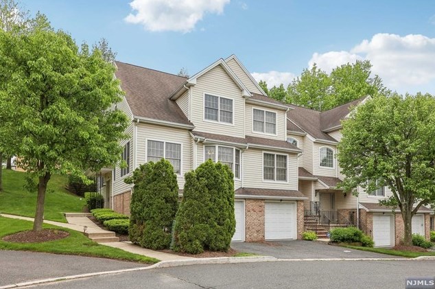 204 Grand Ridge Dr #204, Ridgefield, NJ 07657