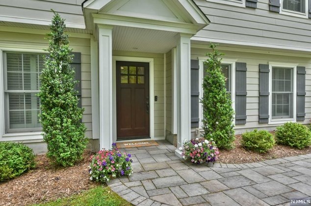 523 Ewing Ave, Franklin Lakes, NJ 07417