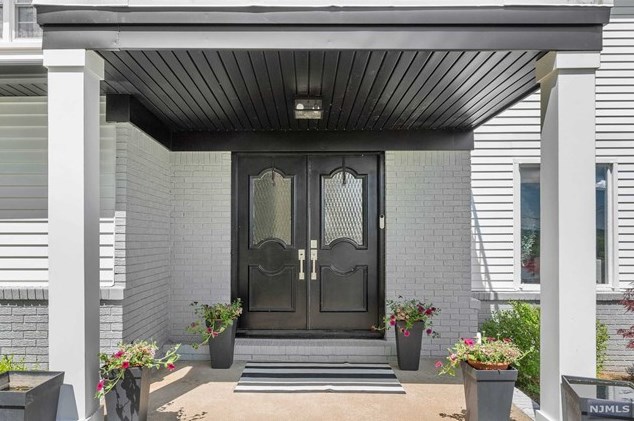 20 Stanford Ct, Paterson, NJ 07512