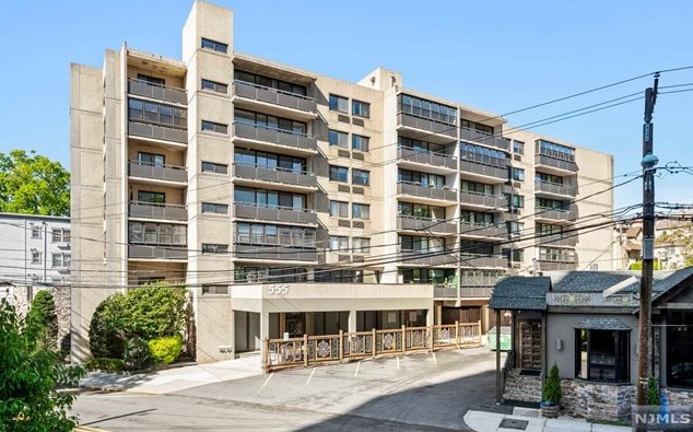 555 Gorge Rd #6k, Cliffside Park, NJ 07010