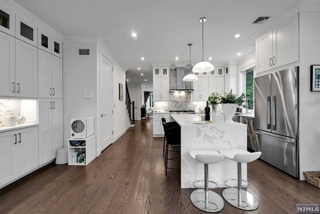 1408 14 St, West Fort Lee NJ 07024-2007 exterior