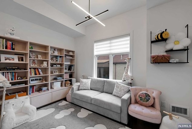 1408 14 St, West Fort Lee NJ 07024-2007 exterior