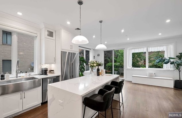 1408 14 St, West Fort Lee NJ 07024-2007 exterior