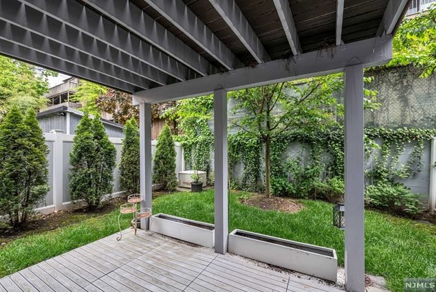 1408 14 St, West Fort Lee NJ 07024-2007 exterior