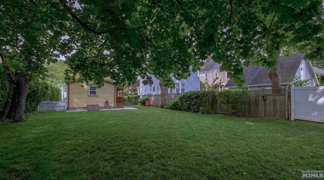 87 Passaic Ave, Rutherford NJ 07070-2059 exterior