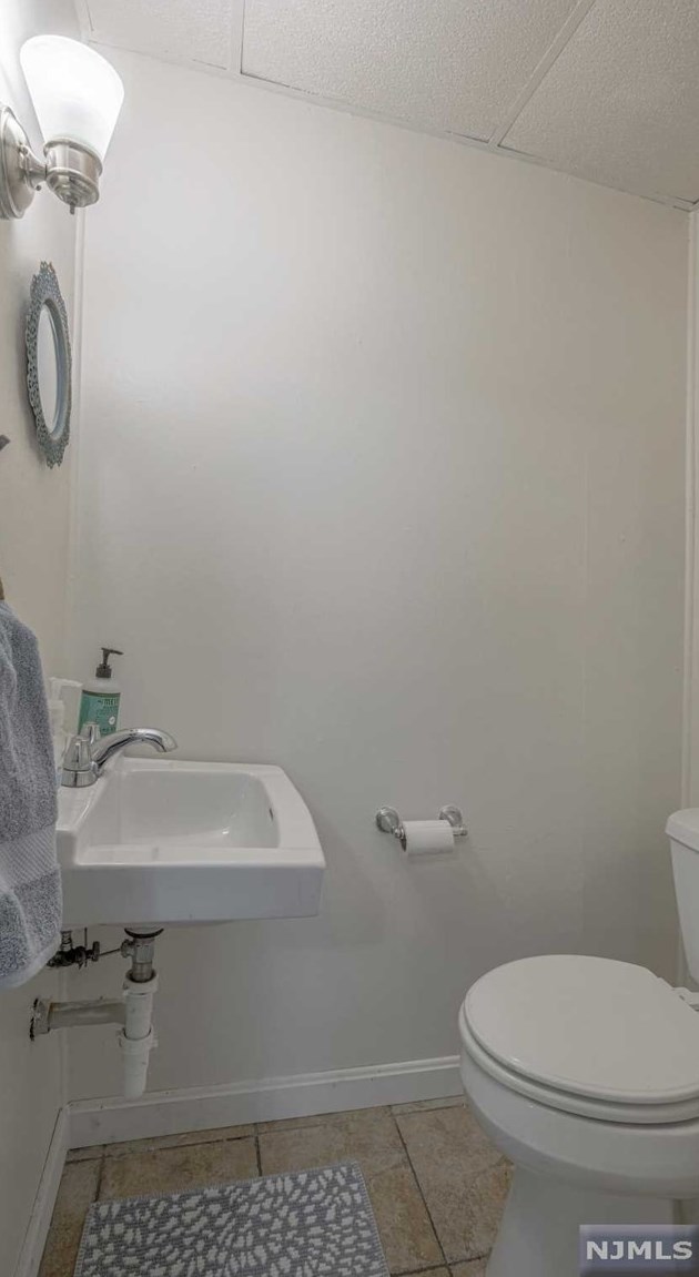 87 Passaic Ave, Rutherford NJ 07070-2059 exterior