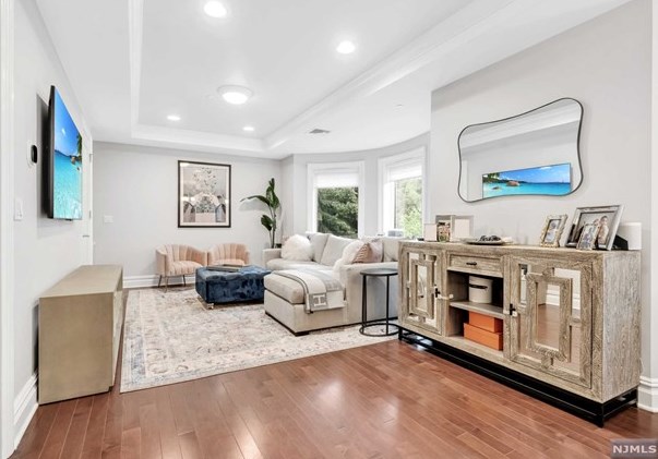 23 Cambridge Way, Union City NJ  07086-6660 exterior