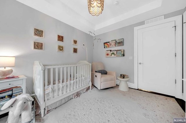 23 Cambridge Way, Union City NJ  07086-6660 exterior