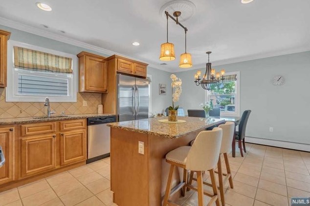 47 Kingston Ave, Paterson NJ 07506-1204 exterior