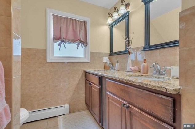 47 Kingston Ave, Paterson NJ 07506-1204 exterior