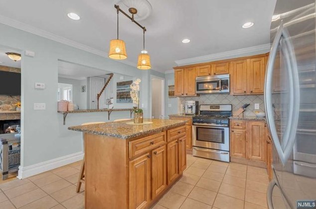 47 Kingston Ave, Paterson NJ 07506-1204 exterior