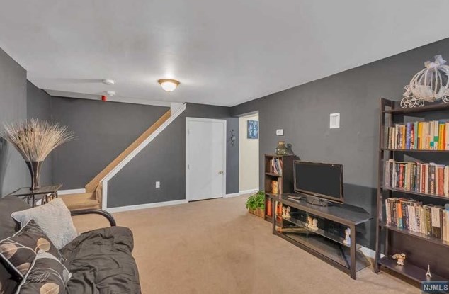 47 Kingston Ave, Paterson NJ 07506-1204 exterior