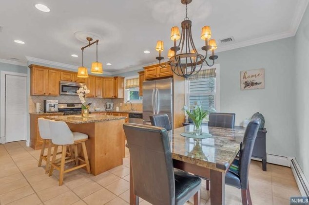 47 Kingston Ave, Paterson NJ 07506-1204 exterior