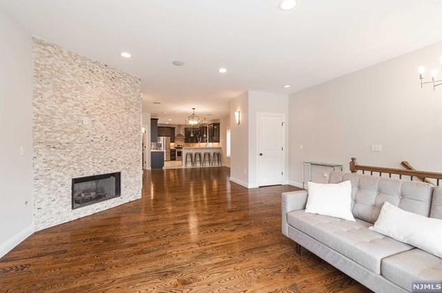 217 Knox Ave, Cliffside Park, NJ 07010