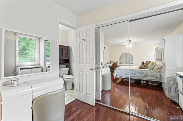 8 Elkton Ter, East Hanover NJ 07936-2526 exterior