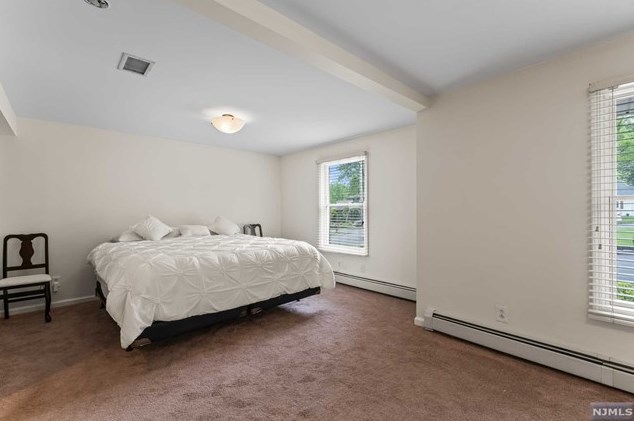 8 Elkton Ter, East Hanover NJ 07936-2526 exterior