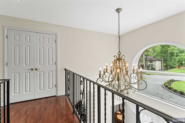 8 Elkton Ter, East Hanover NJ 07936-2526 exterior