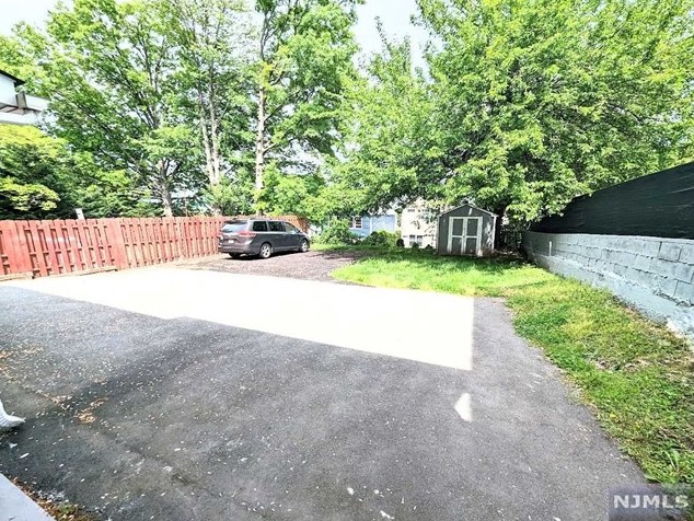 33 Sampson St #1, Outwater, NJ 07026