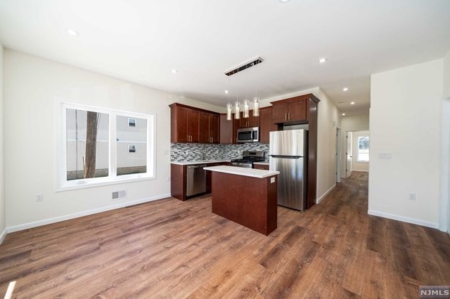 55 Mercer St #1, Wallington, NJ 07057